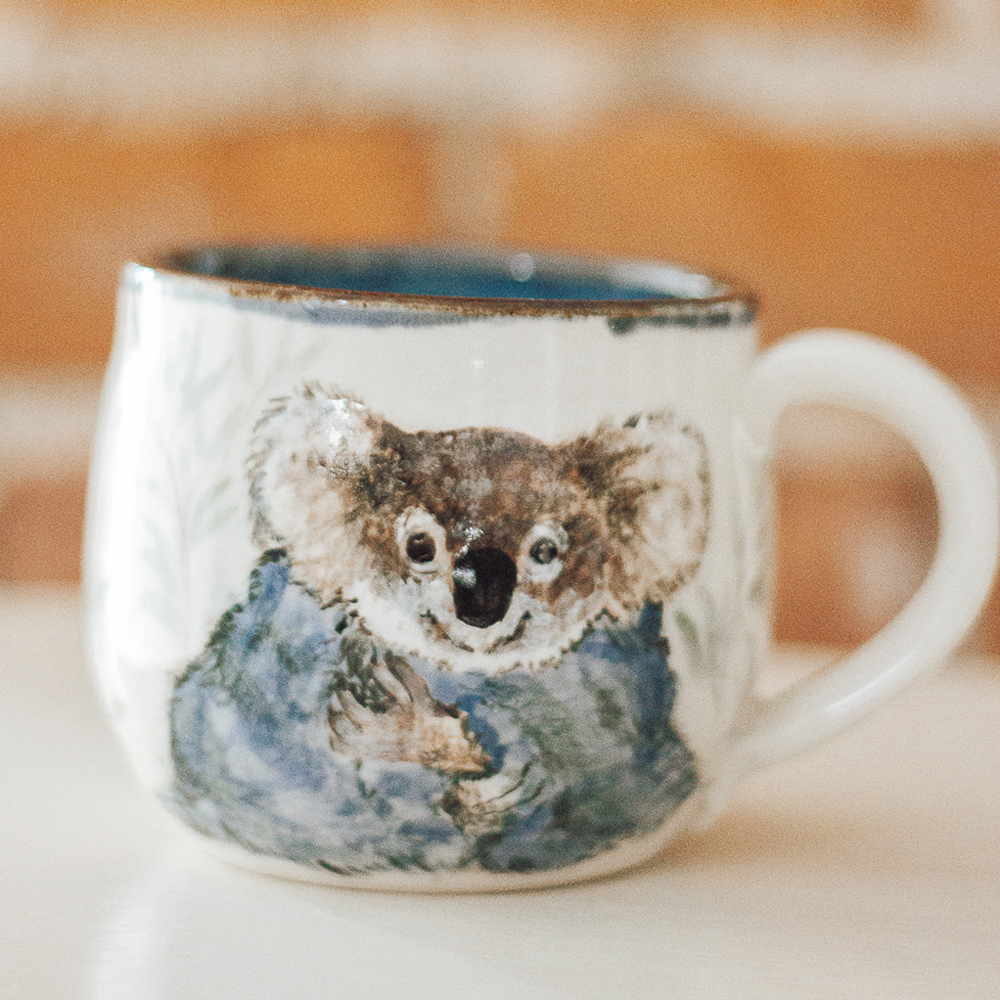 <p style="font-size: 16px; line-height: 150%;"><strong>Cozy Koala</strong>&emsp;<br />
  12 oz.<br />
<strong>$75</strong></p>