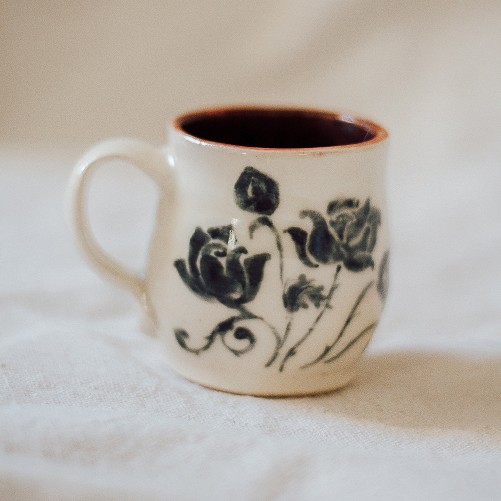<p style="font-size: 16px; line-height: 150%;"><strong>Tiny Roses Mug&emsp;</strong><br /> 
	4 oz.<br>
<strong>$35</strong></p>
